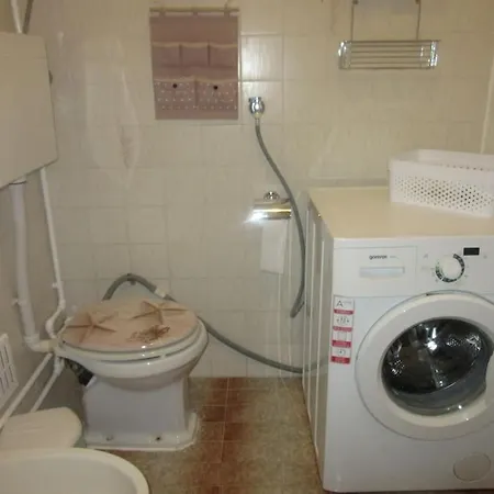 Ira - Prelijep Stan + Besplatni Parking Pula