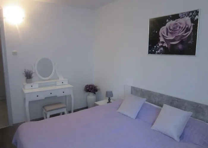 Ira - Prelijep Stan + Besplatni Parking Apartment Pula