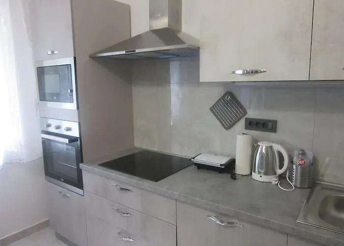 Apartment Ira - Prelijep Stan + Besplatni Parking Pula