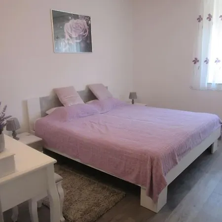 Apartament Ira - Prelijep Stan + Besplatni Parking